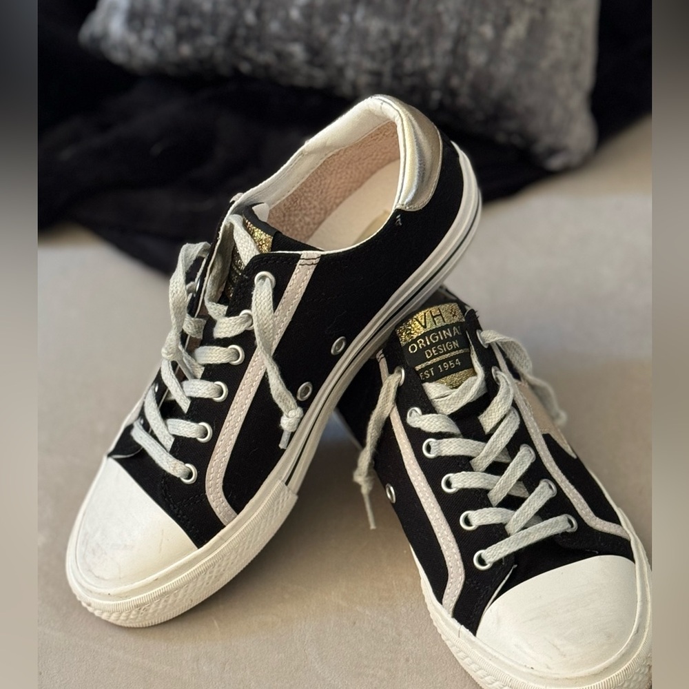 Vintage Havana Tennies!